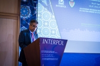 Mohammad Ben Ali Koman, Secretario General del Consejo de Ministros Árabes de Interior, destacó la necesidad de luchar contra todo tipo de delincuencia mediante una cooperación a nivel regional y global.